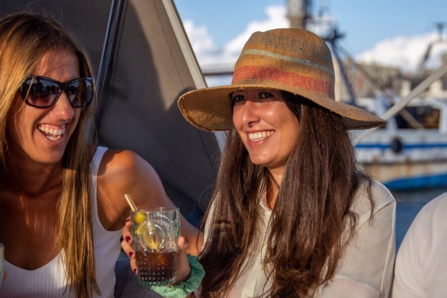 Barcelona: Local Tapas and Drinks Sailing Adventure Tour - A 2-hour sail that turns sightseeing into dinner with a view