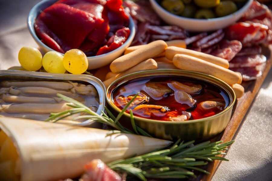 Barcelona: Local Tapas and Drinks Sailing Adventure Tour - Drinks with Catalan personality: Vermouth, cava, and wine