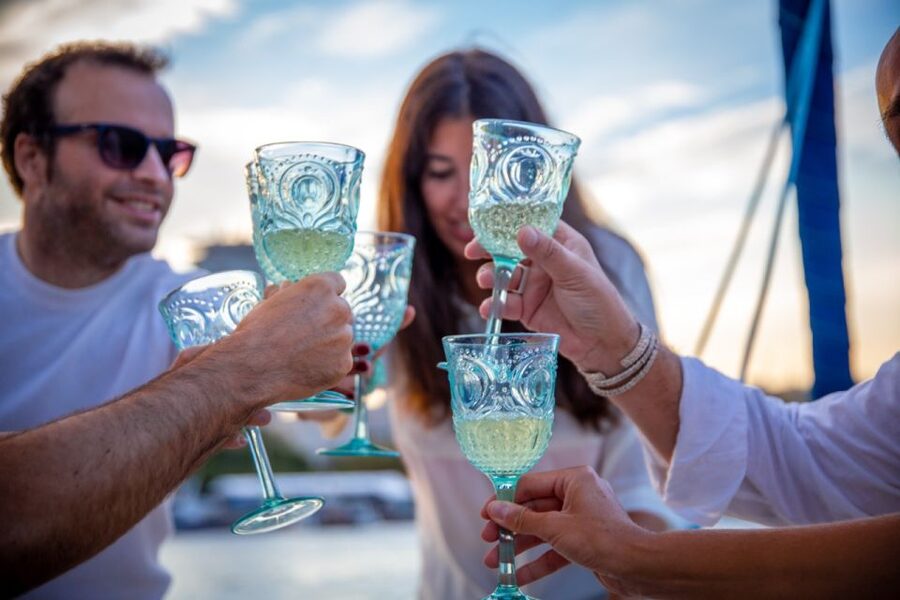 Barcelona: Local Tapas and Drinks Sailing Adventure Tour - The guide factor: stories in multiple languages