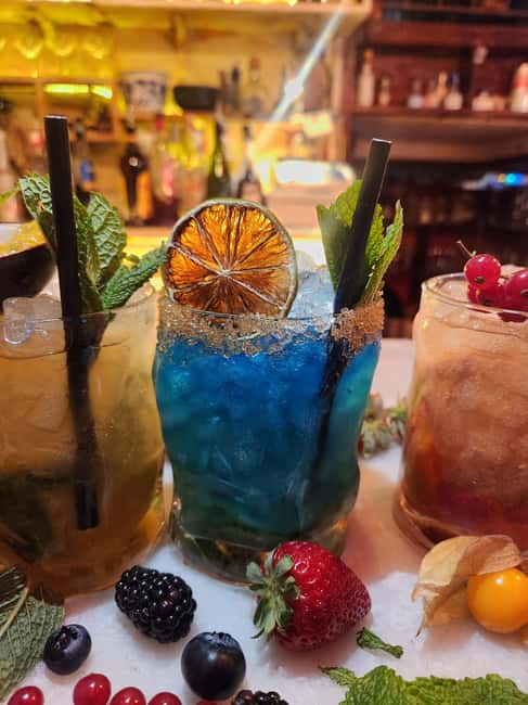 Barcelona: Mojito Tasting Experience & Tapas with Mixologist - Where the Night Starts: Bar Milans in Barcelona’s Gòtic Quarter