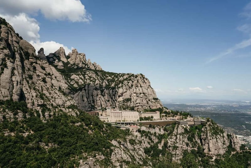 Barcelona: Montserrat and Winery Tour with Tapas or Lunch - Price and value: how $61 makes sense