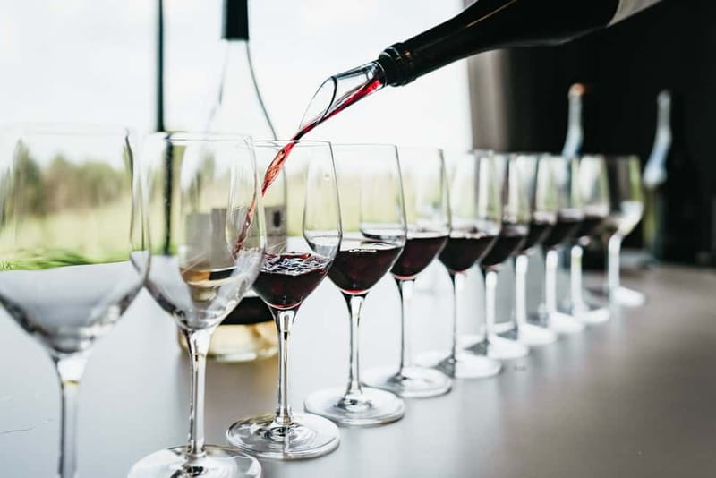 Barcelona: Montserrat and Winery Tour with Tapas or Lunch - Wine tasting of 3 local wines: what to pay attention to