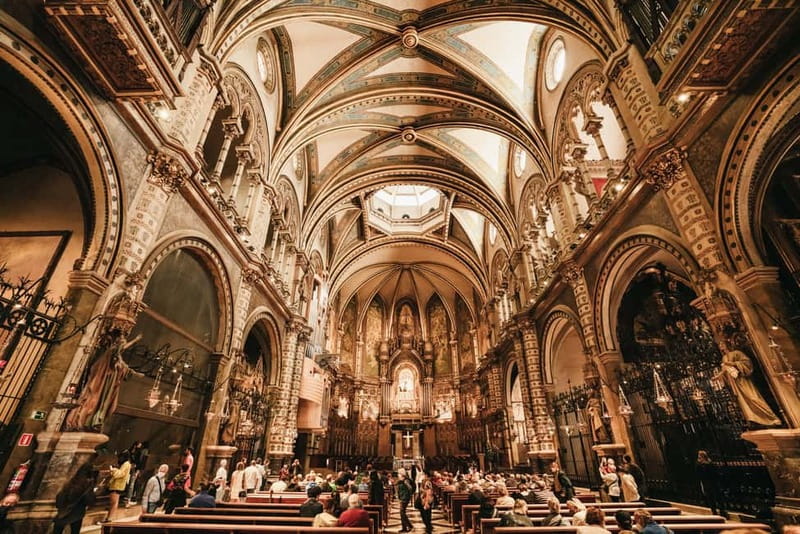 Barcelona: Montserrat and Winery Tour with Tapas or Lunch - Meeting at Barcelona Nord and the bus ride start