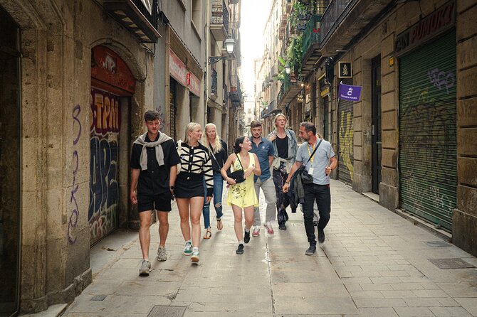 Barcelona Old City Guided Tour with Tapas and Drinks - Key highlights at a glance