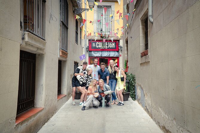 Barcelona Old City Guided Tour with Tapas and Drinks - Stop 2: El Born’s candlelit feel and the pour-you-like-a-local moment