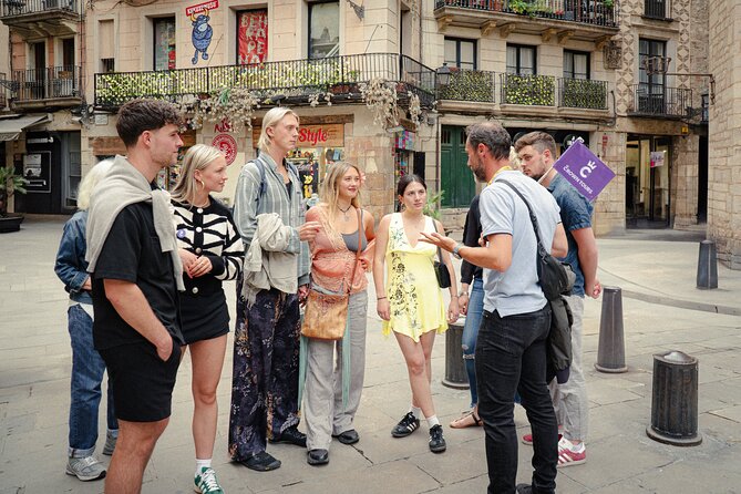 Barcelona Old City Guided Tour with Tapas and Drinks - How dessert and nighttime tips extend the value