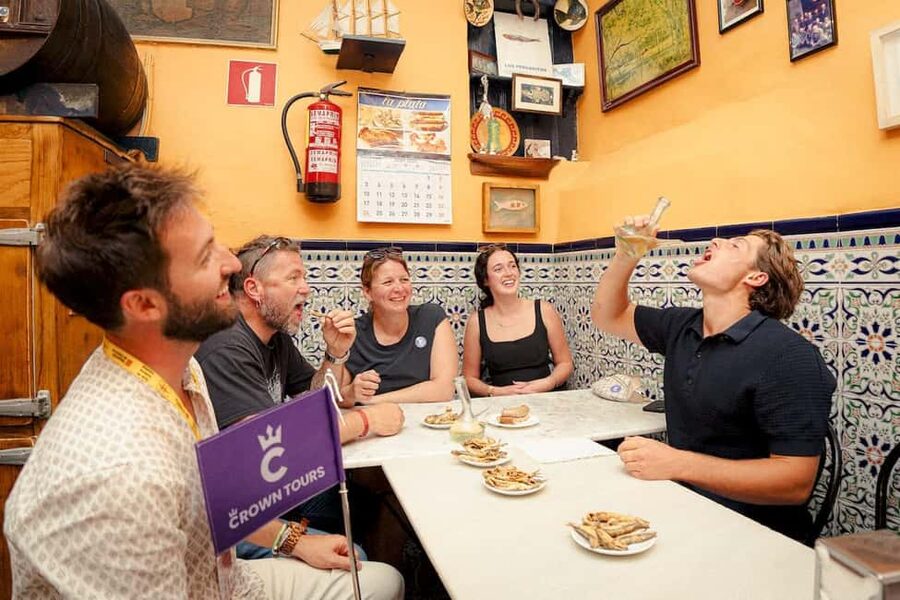 Barcelona: Old City Hidden Gems, Tapas, & Drinks Guided Tour - Who This Tour Fits Best (and Who Might Skip It)