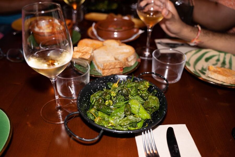 Barcelona Old Town Tapas Night: Hidden Bars, Cava & Vermut - The Gothic Quarter walk: short distance, big atmosphere