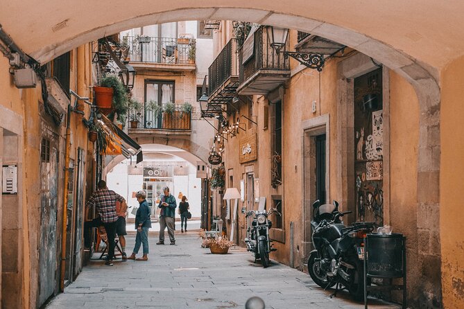 Barcelona Paella Cooking Class with Market Visit, Tapas & Sangria - Logistics that affect your day: meeting point, group size, timing