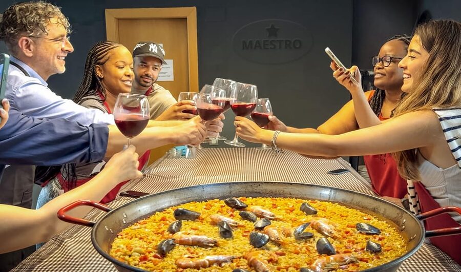 ⭐︎ Barcelona: Paella Maestro Market Tour & Sangria & Tapas - Sarrià Market: Learning what “fresh” actually means