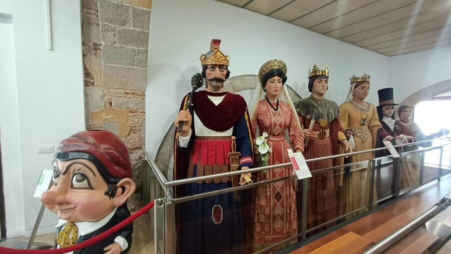 Barcelona private Family-Friendly Cultural & Food Tour - Gothic Quarter and El Born: medieval streets with a family-friendly pace