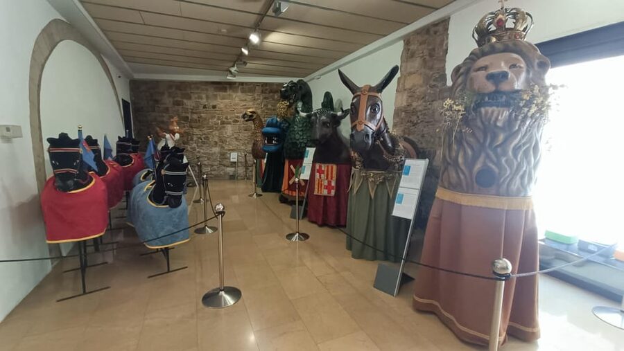 Barcelona private Family-Friendly Cultural & Food Tour - Giants museum and local traditions: culture that kids can follow
