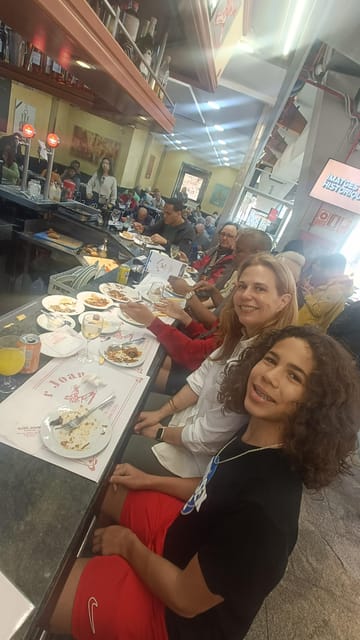 Barcelona private Family-Friendly Cultural & Food Tour - Meeting point and what the start of the tour feels like