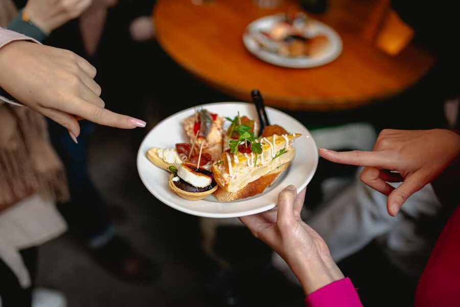 Barcelona Private Tapas Tour with Lunch or Dinner in El Born - Why El Born and the Gothic Quarter is the right food route