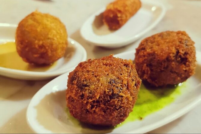 Barcelona´s Lunch or Dinner Tapas Tour: Food, drinks, happiness! - A 3-hour tapas rhythm that fits real travel days