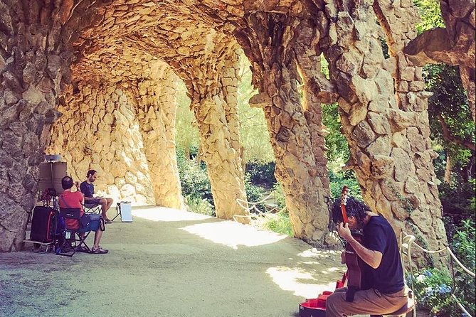 Barcelona: Sagrada Familia, Park Guell & Tapas Private Tour - Basilica de Santa Maria del Pi and a Picasso-Era Coffee Break
