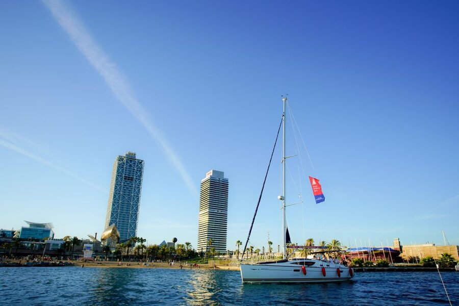 Barcelona: Sailing Tour with Spanish Tapas and Drinks - Key things you’ll notice right away