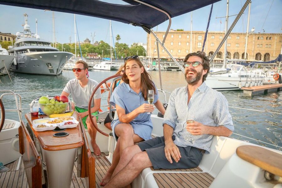 Barcelona: Sailing Tour with Spanish Tapas and Drinks - Tapas and drinks: the food is part of the experience