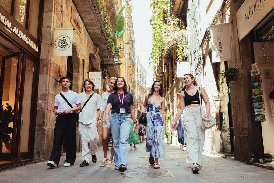 Barcelona: Small Group Gothic, Tapas & Churros Tour! - Timing and Logistics: How to Plan Around a 3.5–9 Hour Tour