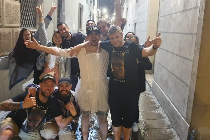 Barcelona speakeasy tapas pub crawl with hidden bars - The “3 bars, 1 club” format: how the evening is paced