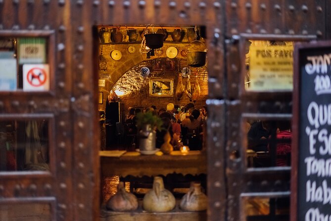 Barcelona Tapas and Wine Private Walking Tour - El Fossar de les Moreres: A Quiet Pause With Real Weight
