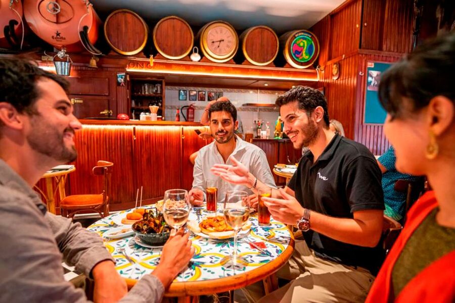Barcelona: Tapas and Wine with Flamenco Show in the Old Town - Who should book this Flamenco + Tapas Old Town night?