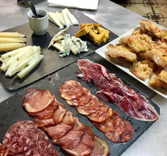 Barcelona: Tapas Crawl full meal & drinks all included - Key highlights at a glance