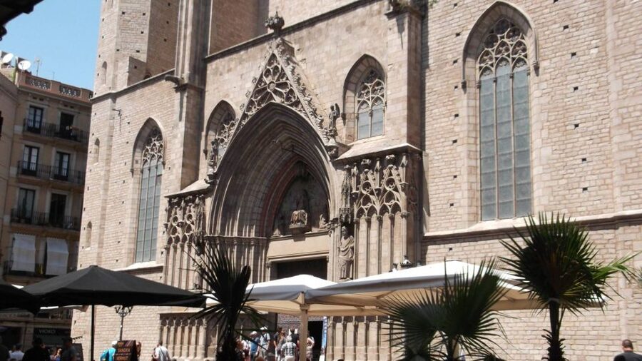 Barcelona: Tapas & Picasso Museum Guided Walking Tour - Inside the Picasso Museum: what you’ll focus on