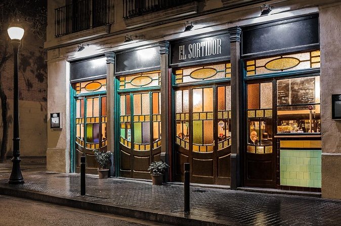 Barcelona Tapas Tour | Tastes of Cataluña, Galicia and more - Placa del Sortidor: Catalan tradition and the bravas moment