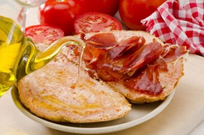 Barcelona: Tapas Walking Tour & Flamenco Show - Eixample Tapas Stop: Modernist Bars and Catalan Classics