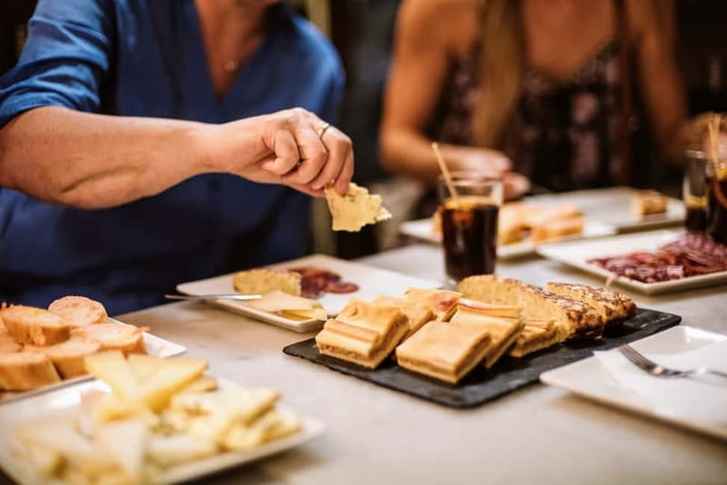 Barcelona: Tapas, Wine & History Tour of the Old Town - How much food and drink you really get for $128