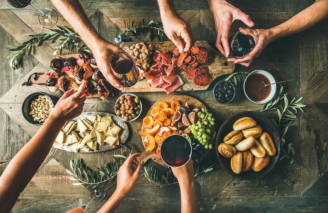 Barcelona: Tapas & Wine, Private Tour in Traditional Taverns - Meeting point and route logic: where the tour starts and ends
