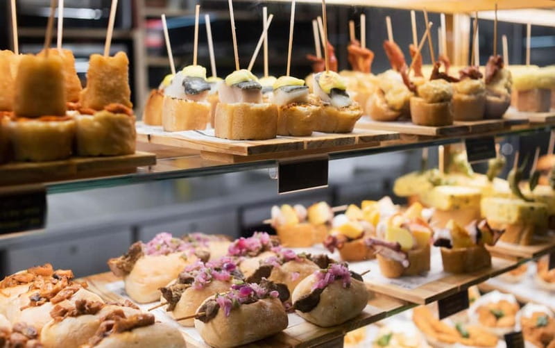 Barcelona: The Ultimate Local Tapas & Drinks Food Tour - Guide matters: what makes this tour land well in real life