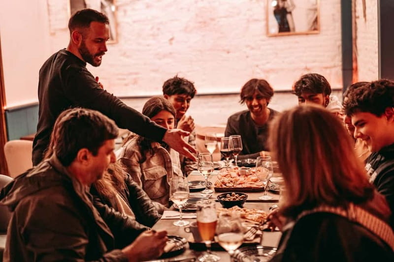 Barcelona: Tipsy Tapas & History Tour in the Gothic Quarter - Why this tapas-and-history format actually works