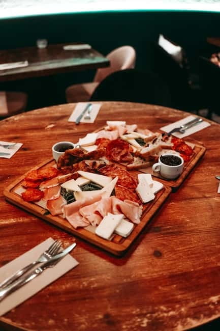 Barcelona: Tipsy Tapas & History Tour in the Gothic Quarter - The “tipsy” part: drinks, strength, and staying comfortable