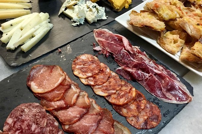 Barcelona Wine and Gourmet Tapas Tour - What you eat and drink: classic bites plus Catalan flavor