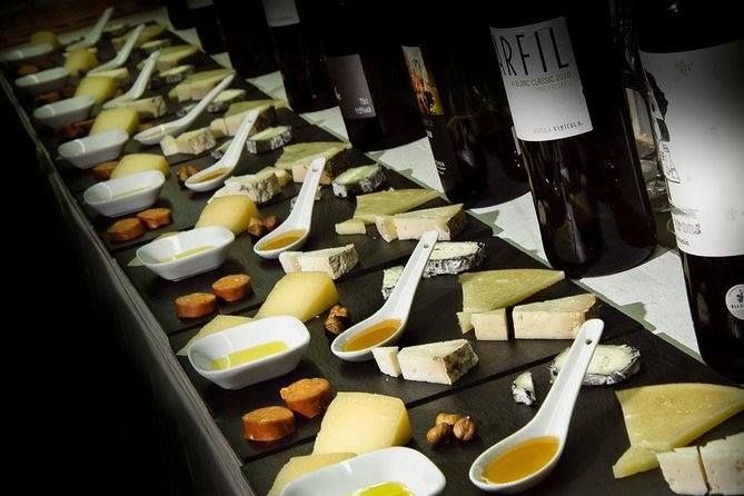 Barcelona: Wine Tasting and 5 Course Tapas Pairing Dinner - What you learn from the sommelier before the first sip