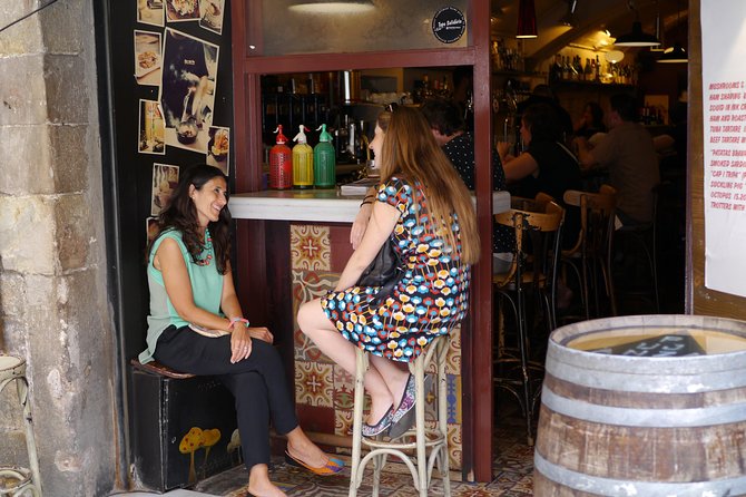 Born to Eat: Gourmet Tapas & Wine Small Group Tour in Old Barcelona - Stop 1 in El Born: aperitifs, vermut talk, and the bodega mood