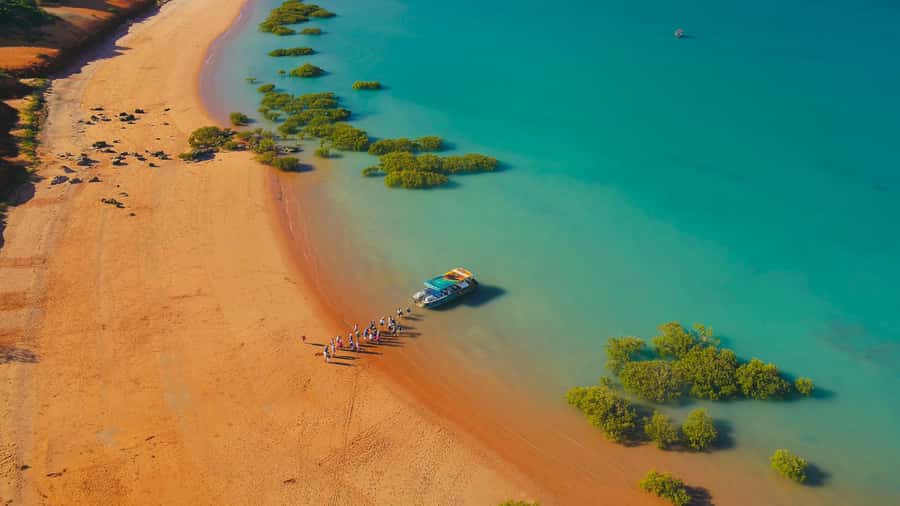 BROOME: DINOSAUR ADVENTURE CRUISE - With Tapas and Cocktail - Dinosaur trackways and Roebuck Bay: why this cruise is different
