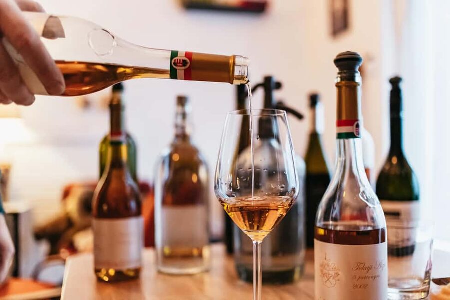 Budapest: Hungarian Wine Tasting with 7 Wines and Tapas - Where the tasting happens: meeting at Wine the Gap