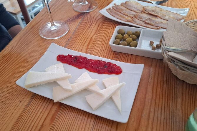 Cadiz Food Tour: Tapas, Drinks and Delights with a Local - Walking Cádiz for Tapas: What You’ll Really Get
