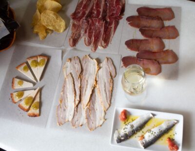 Cádiz: Local Tapas Experience - Meeting at Calle Plocia and the Stops That Shape the Flavor
