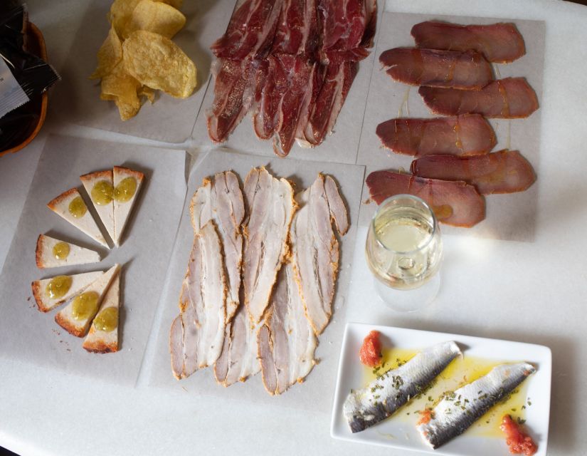 Cádiz: Local Tapas Experience - Meeting at Calle Plocia and the Stops That Shape the Flavor