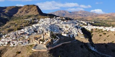 Caminito del Rey & White Village Tour with Tapas from Málaga - Finding the Meeting Point at Aloratur Near María Zambrano
