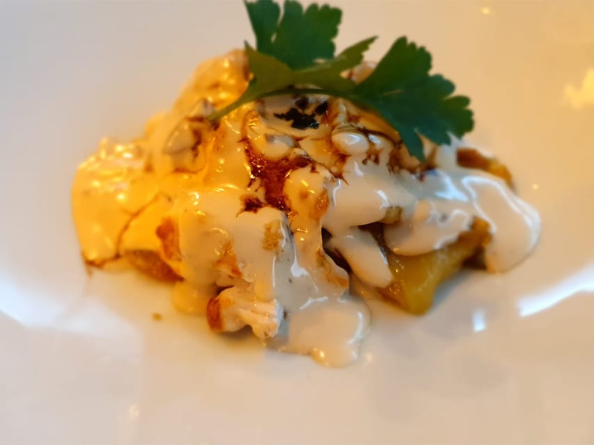 Caminito del Rey & White Village Tour with Tapas from Málaga - Tapas Brunch in Álora: Filling, Scheduled, and Surprisingly Practical