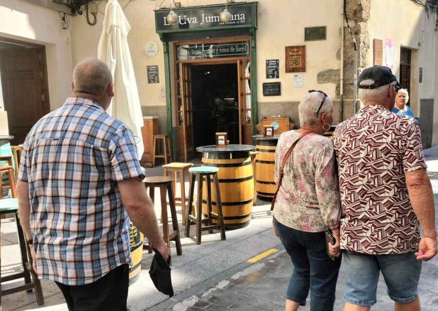 Cartagena: Guided Walking Tour with Tapas and Drinks - Why this Cartagena tapas tour works (and not just because you’ll eat)