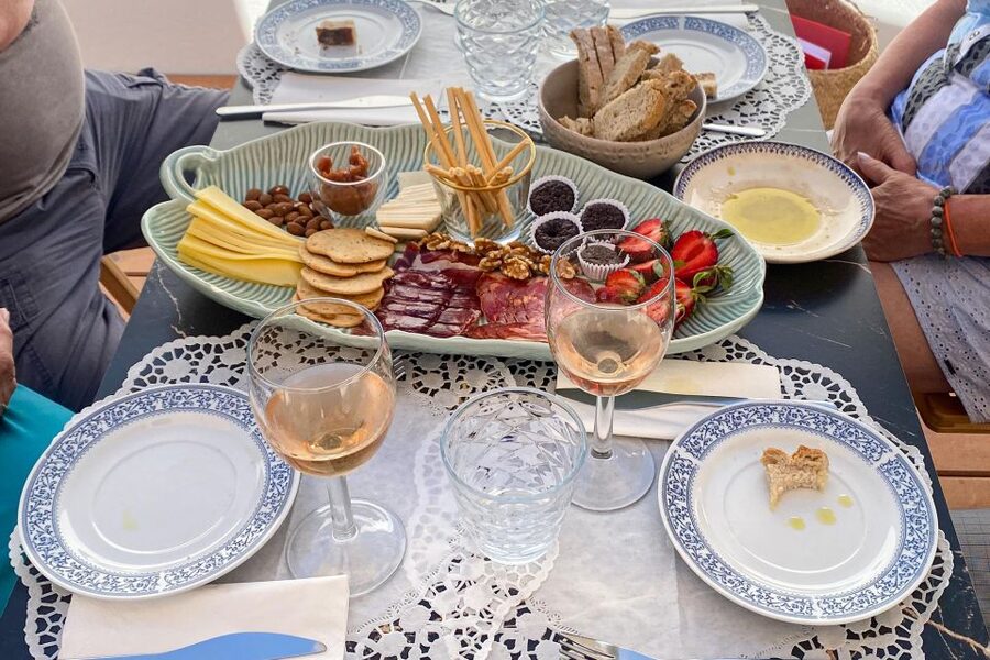 Carvoeiro/Portimão/Alvor: Wine Tour w/ Tasting, Tapas, Music - Shopping Time: Bringing Home Algarve Wine and Local Products