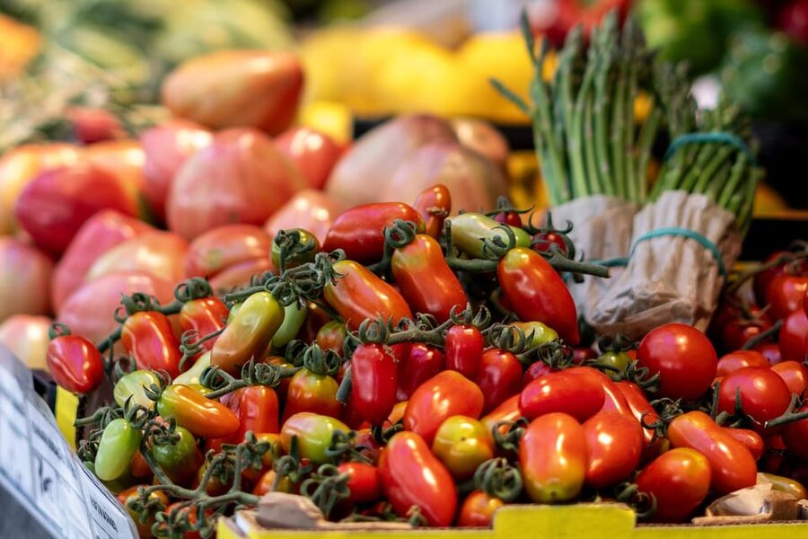 Chef Led Porto Market Tour & Portuguese Tapas Class + Wine - Finding the Chef: Meeting Point and What to Wear