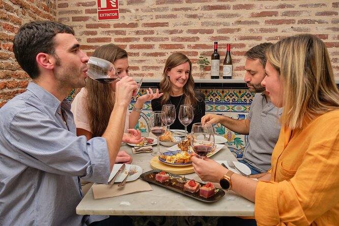 De Tapas in Malasaña: Evening Wine and Tapas Tour - Your route: where it starts and how the evening ends