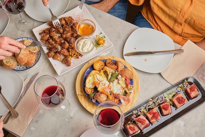 De Tapas in Malasaña: Evening Wine and Tapas Tour - Stop 1 in Malasaña: from Napoleon to the Movida